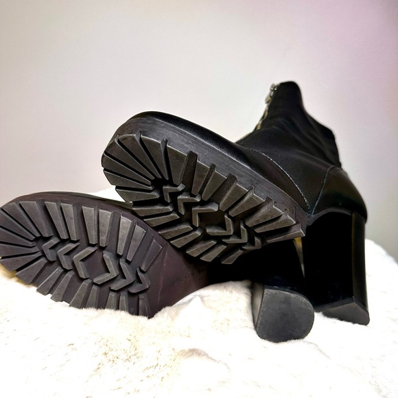Zara Trafaluc lug sole leather boots - Picture 4 of 7